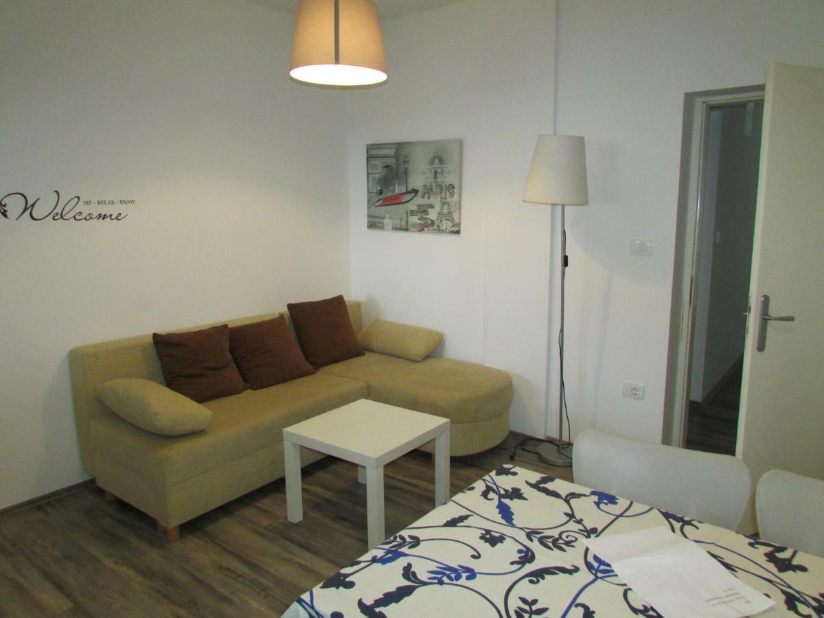 Apartment Karmen Umago Esterno foto
